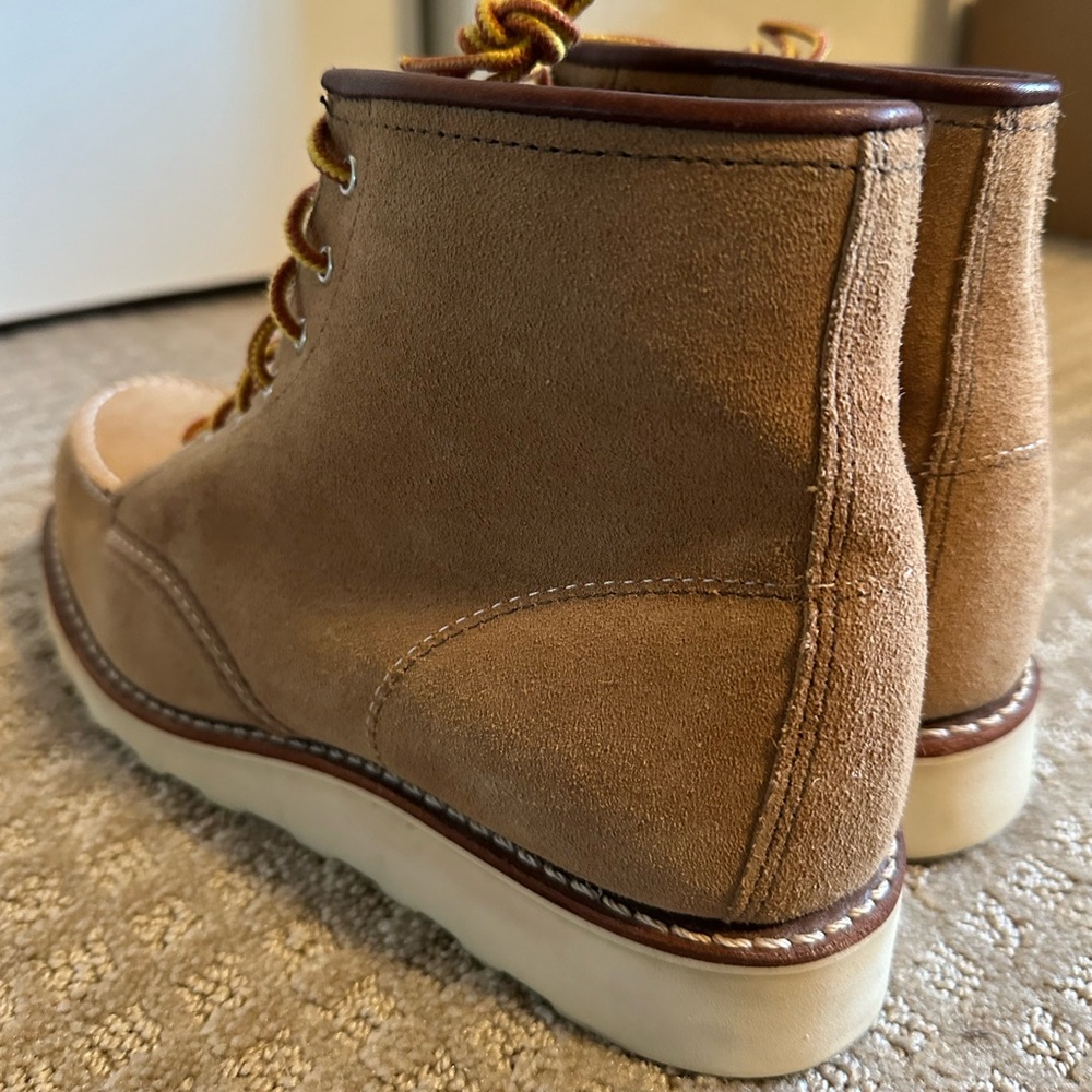 AS NEW women’s red wing moc toe boots 3376 sand Mojave rough out suede size 9.5 - Picture 6 of 14
